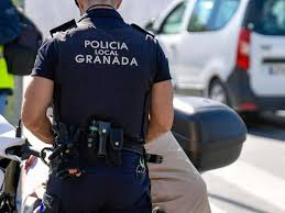 Detenidas dos personas buscadas por tentativa de homicidio tras intentar huir de un control en Granada