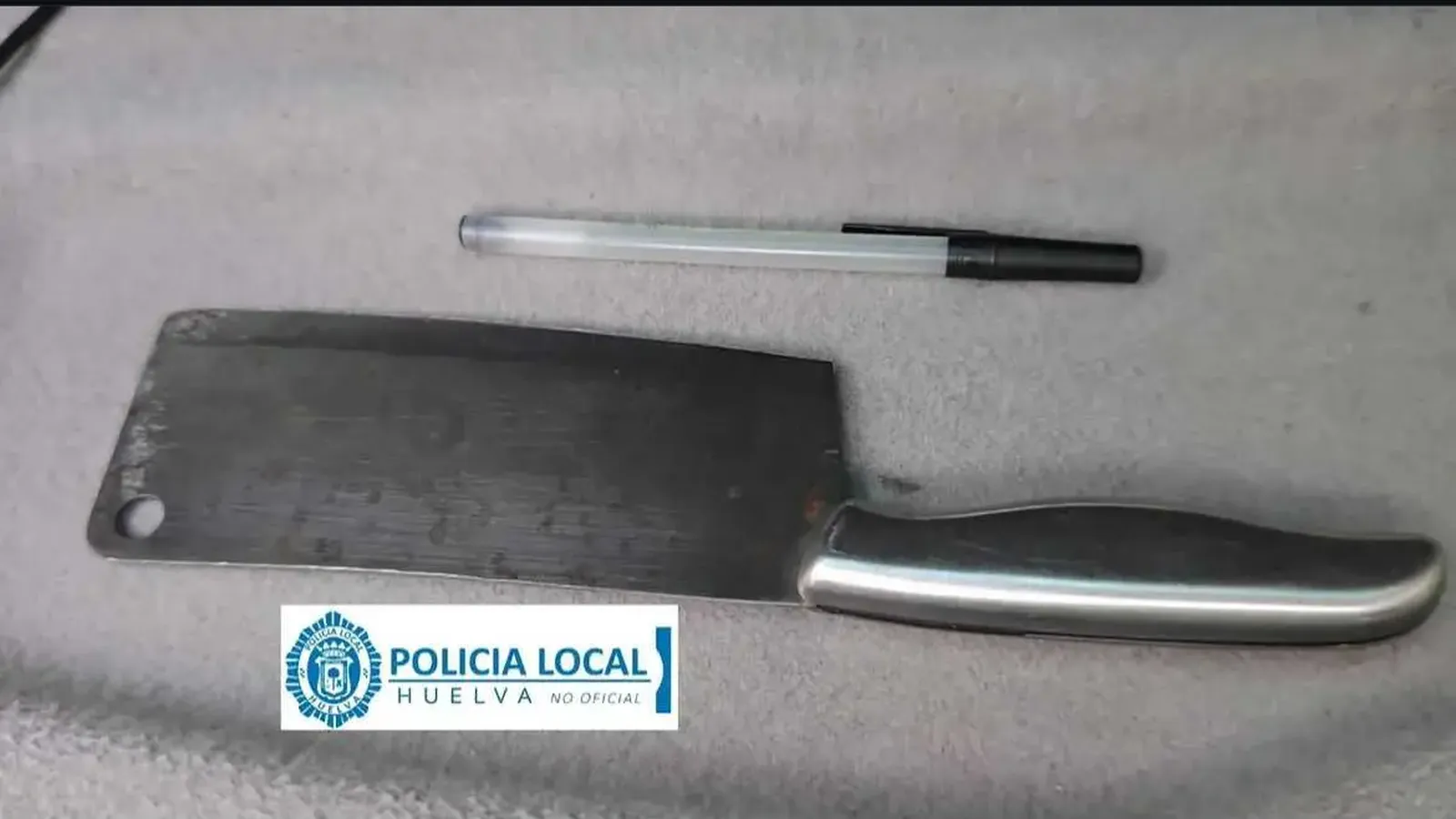 La Policía Local de Huelva detiene a un hombre que ocultaba un cuchillo de grandes dimensiones en plena Semana Santa
