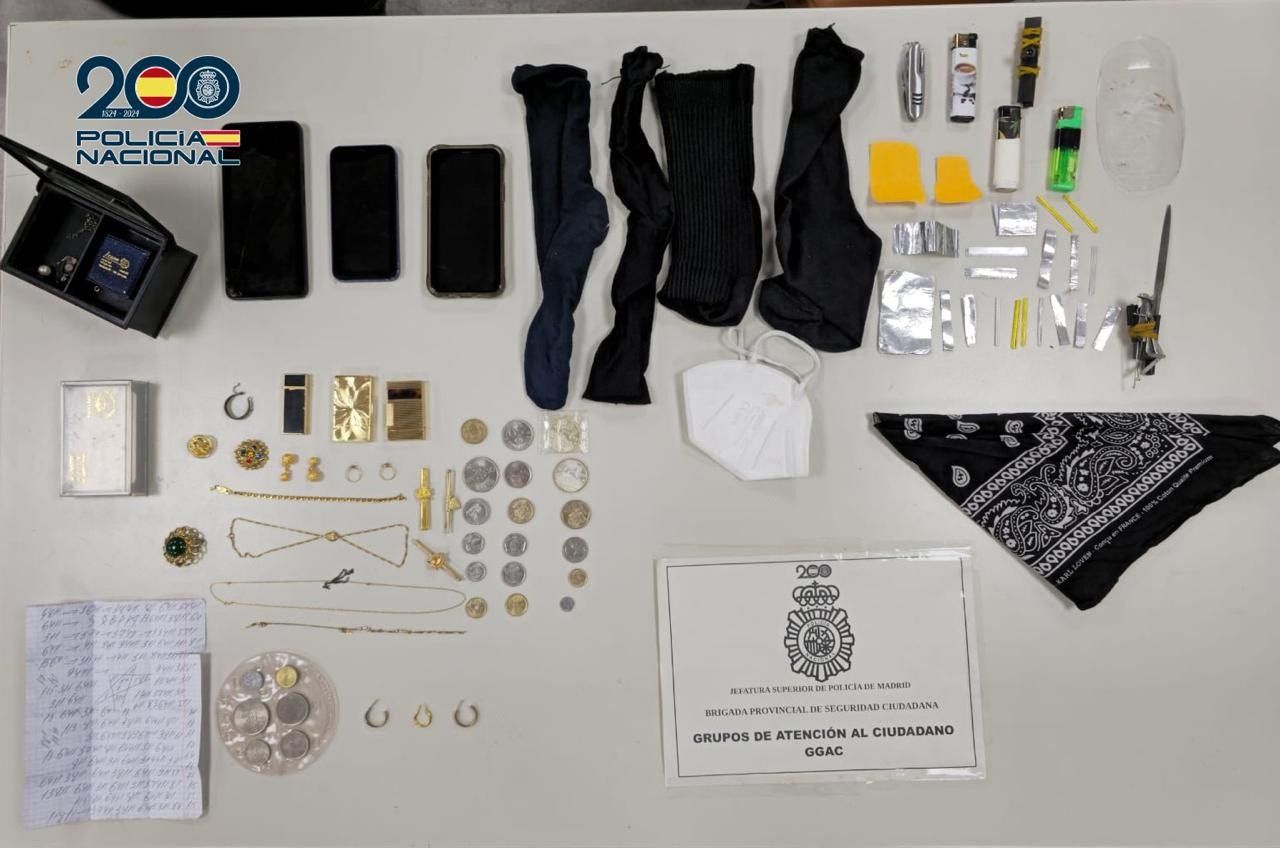 DETENIDOS CINCO HOMBRES POR ROBOS EN VIVIENDAS EN ALCORCÓN Y CARABANCHEL