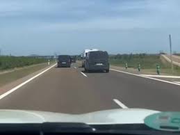 DETENIDOS ULTRAS DE LA REAL SOCIEDAD TRAS INTENTAR SACAR DE LA CARRETERA A UNA FURGONETA DE AFICIONADOS DEL ATLÉTICO