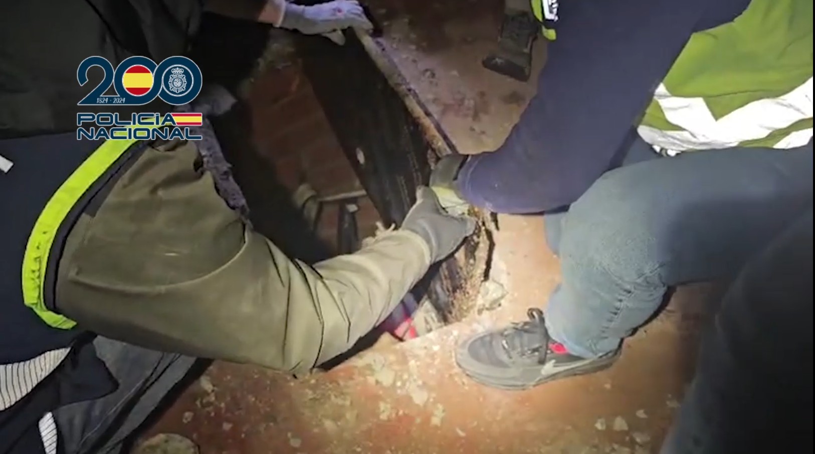 LA POLICÍA NACIONAL PRECINTA EL NARCOTÚNEL DE CEUTA VINCULADO A UNA RED CON CENTRO DE DISTRIBUCIÓN EN VIGO