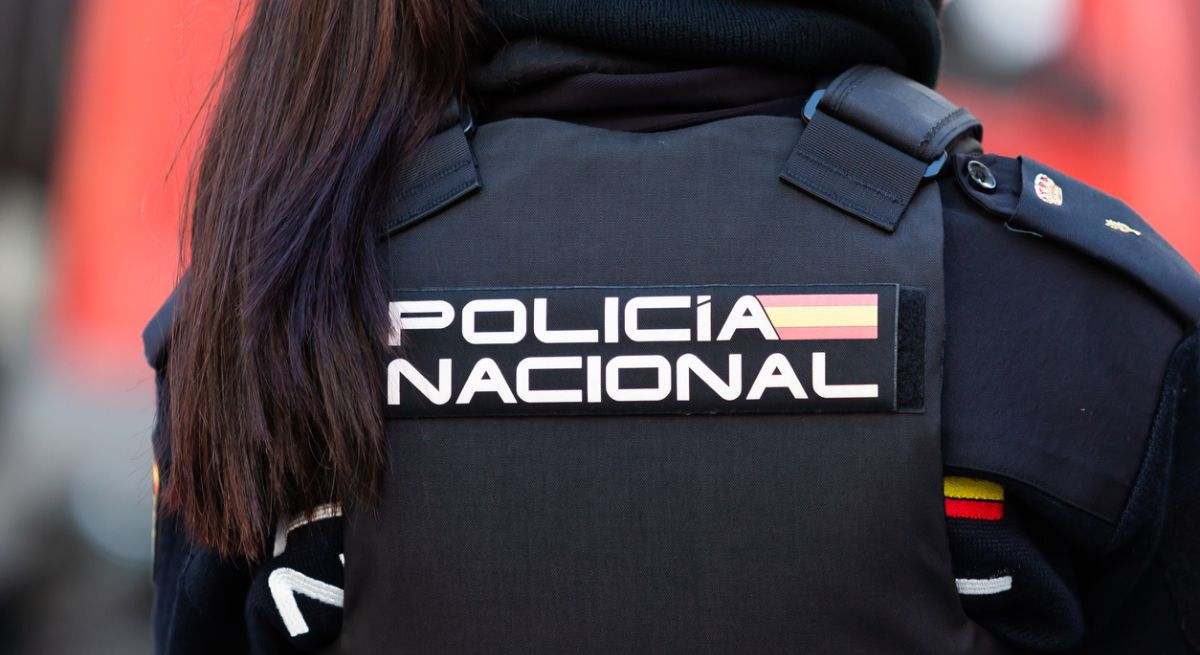 LA POLICÍA NACIONAL ALERTA: ASÍ FUNCIONA EL FRAUDE QUE SUPLANTA A LA DGT PARA ROBAR DATOS Y DINERO