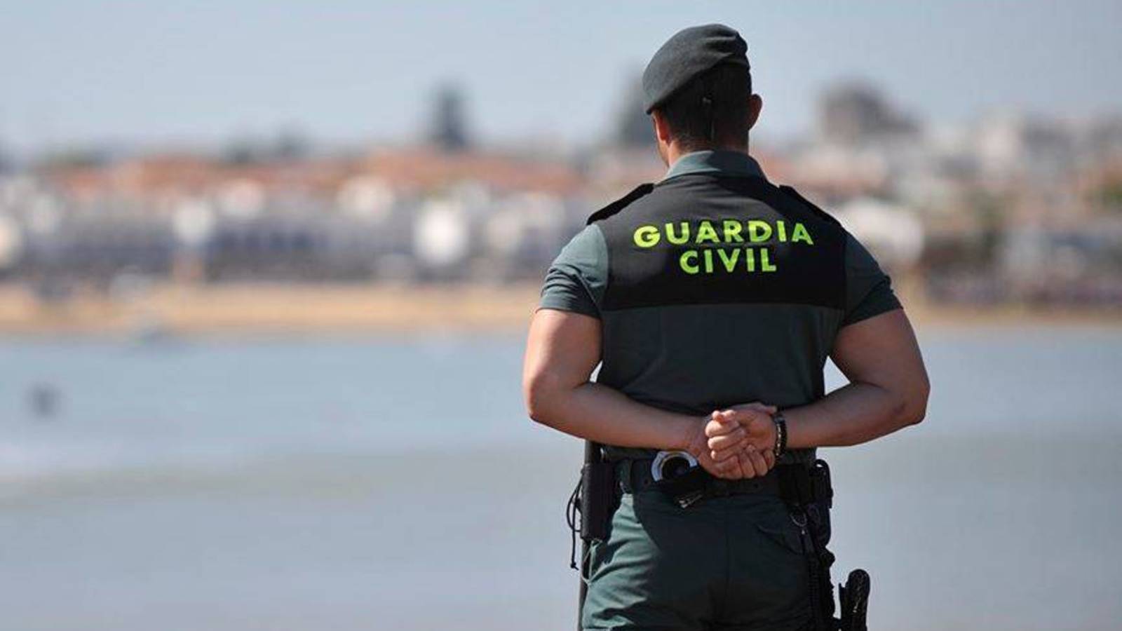 INTERCEPTADO CON 133.300 EUROS OCULTOS EN EL MALETERO: DINERO ENVUELTO EN PAPEL DE ALUMINIO
