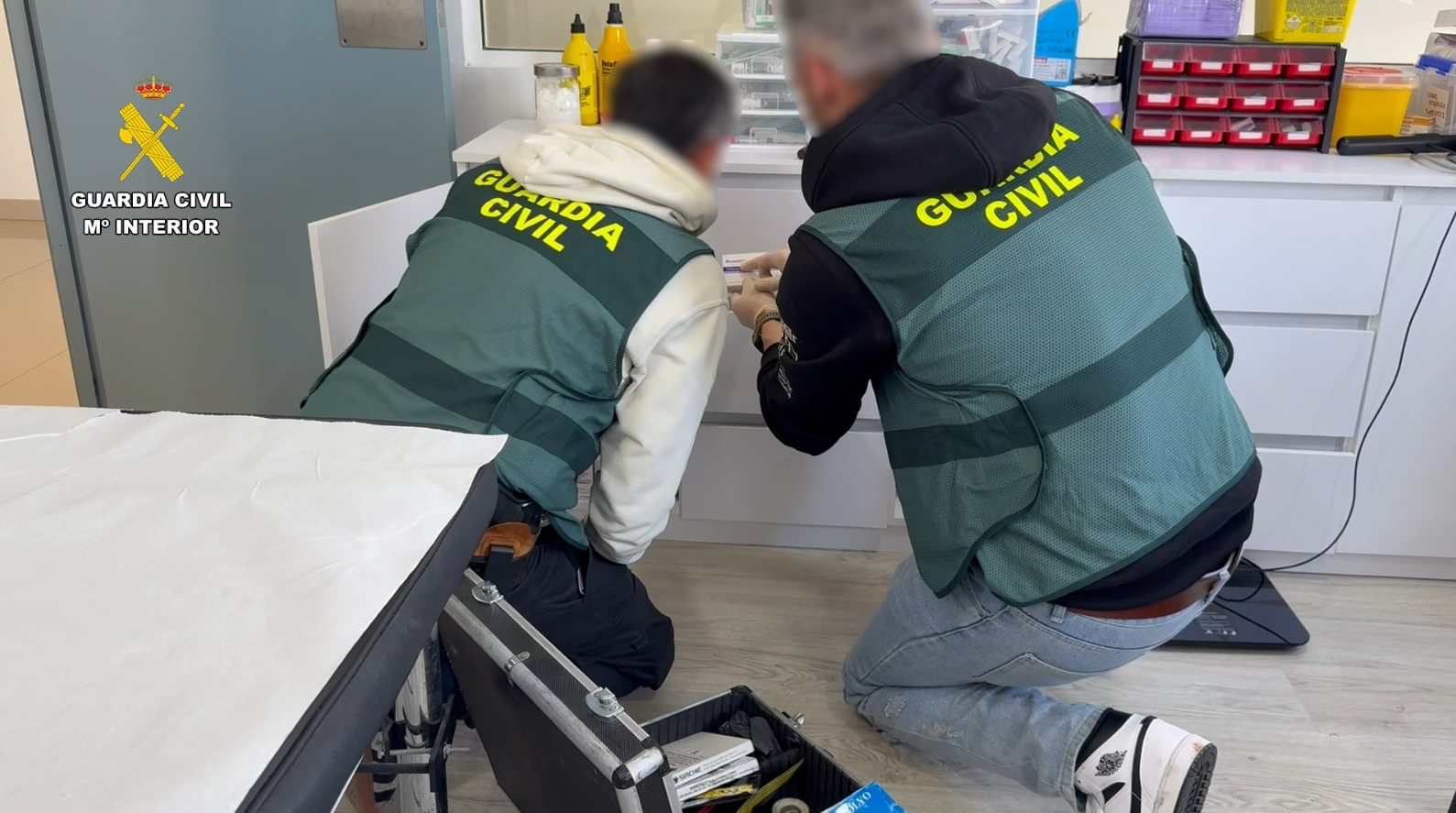 Detenidas dos mujeres en Alicante por ejercer como médicas sin titulación y poner en riesgo a pacientes