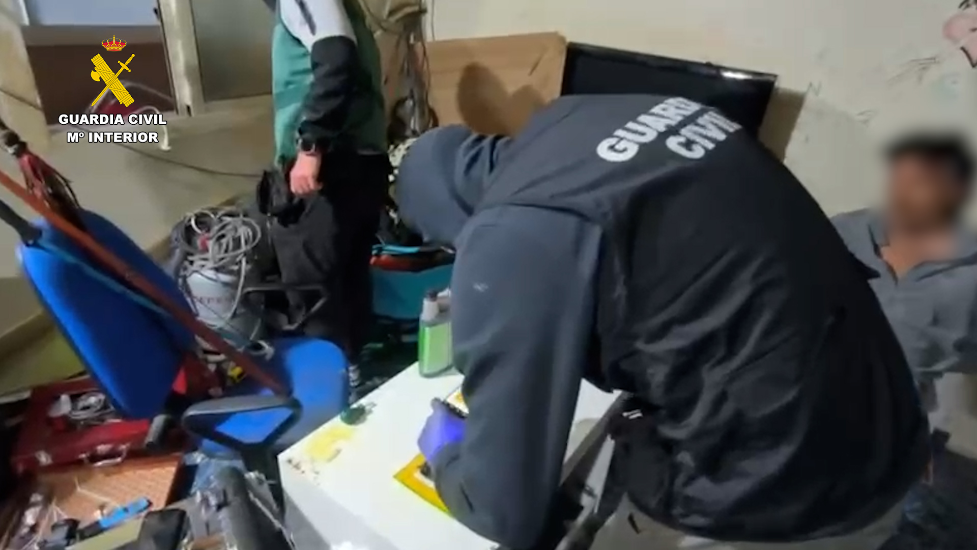 SIETE DETENIDOS EN ALMERÍA POR RETENER Y DROGAR A UN HOMBRE DURANTE 13 DÍAS PARA ROBARLE 40.000 EUROS